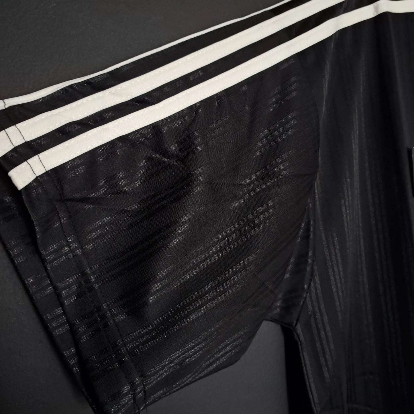 ADIDAS OASIS 2025