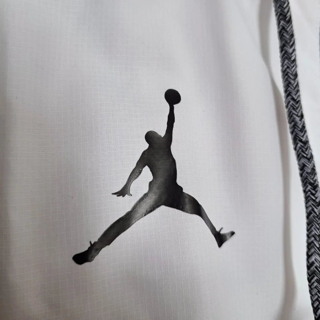 CHAQUETA PSG JORDAN NEGRA Y BLANCA