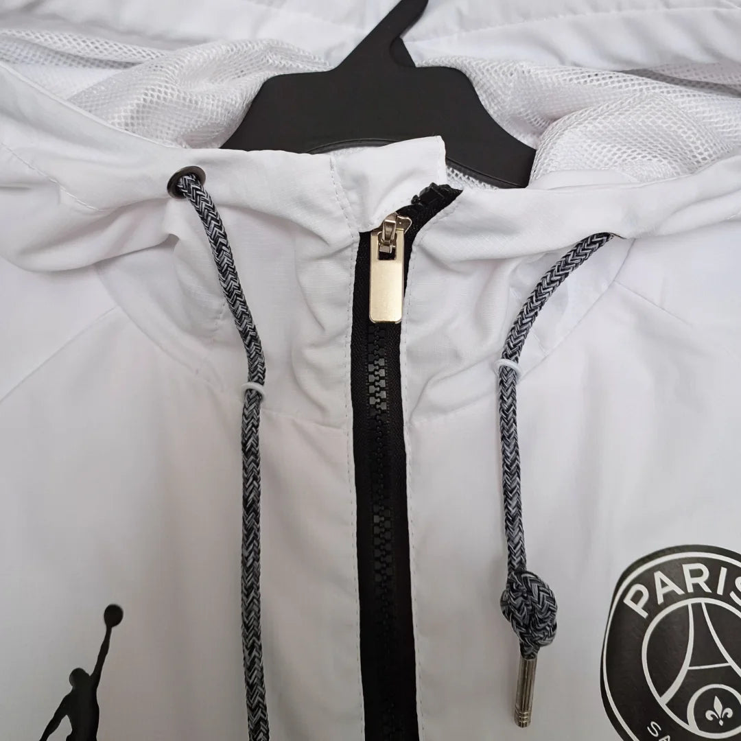 CHAQUETA PSG JORDAN NEGRA Y BLANCA