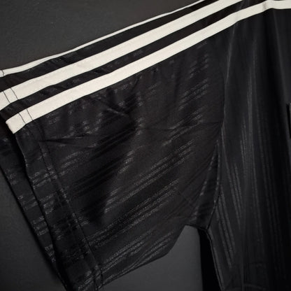 ADIDAS OASIS 2025