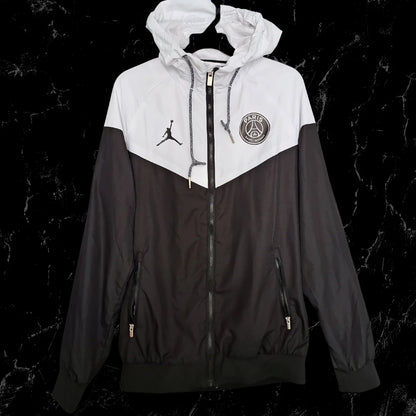 CHAQUETA PSG JORDAN NEGRA Y BLANCA