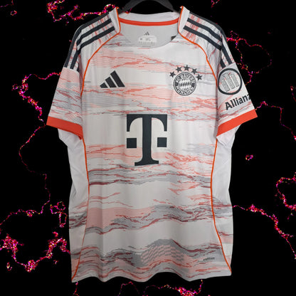 BAYERN MUNICH VISITANTE 25-26
