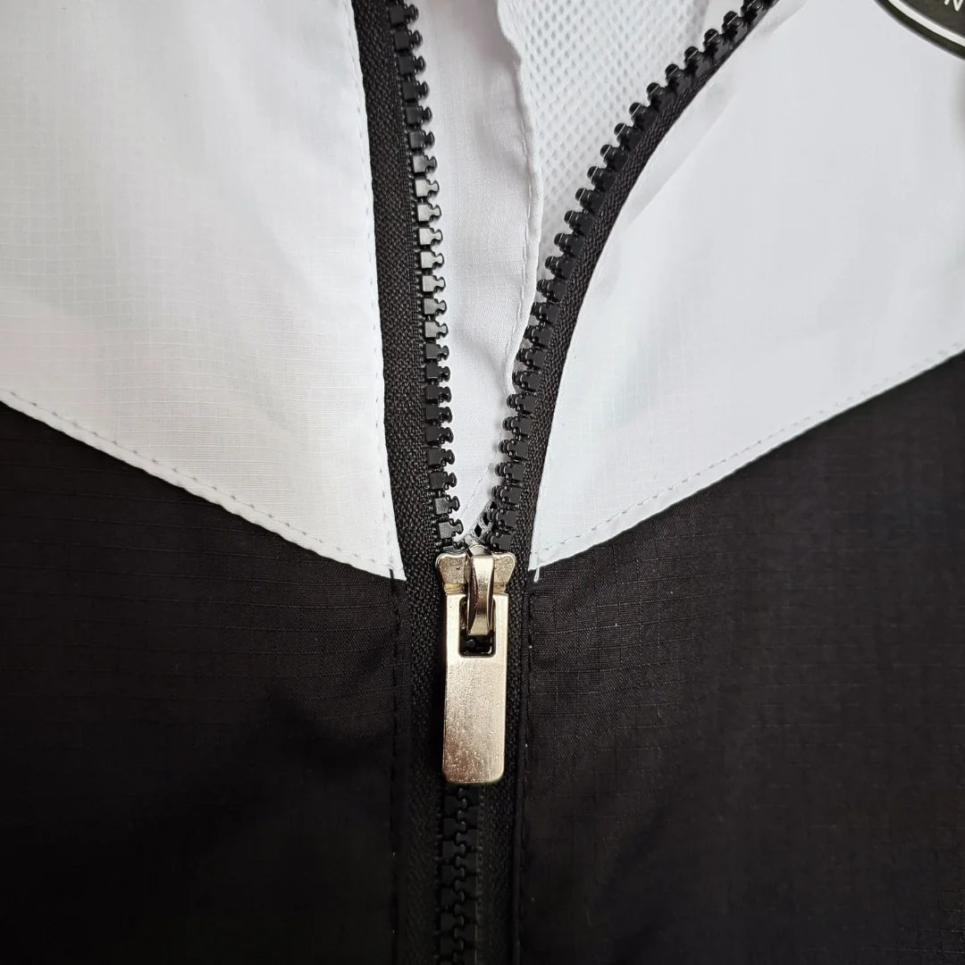 CHAQUETA PSG JORDAN NEGRA Y BLANCA