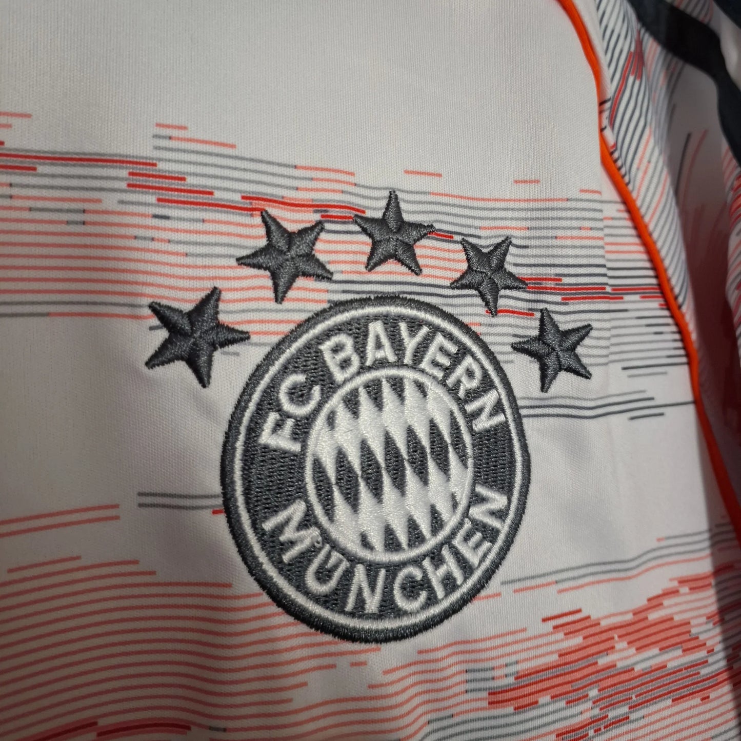 BAYERN MUNICH VISITANTE 25-26