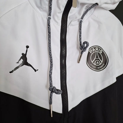 CHAQUETA PSG JORDAN NEGRA Y BLANCA